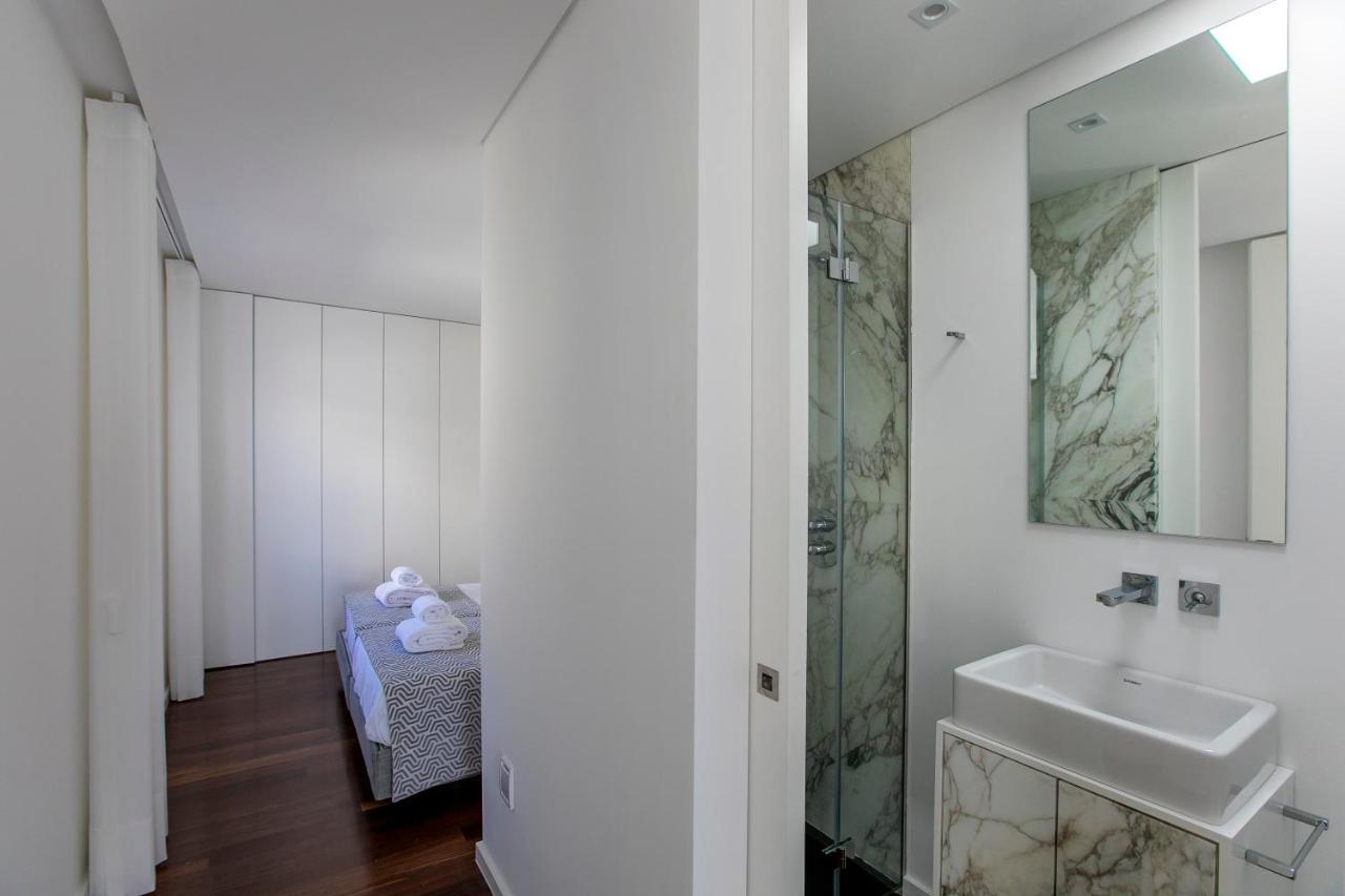 Lovelystay - Luxury 2Br Duplex Apartment In Foz Porto Bagian luar foto