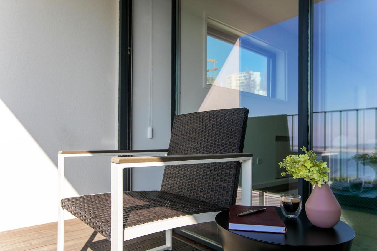Lovelystay - Luxury 2Br Duplex Apartment In Foz Porto Bagian luar foto